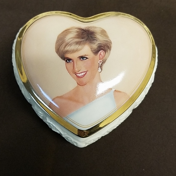 Princess Diana Music Box Collection - Picture 1 of 6